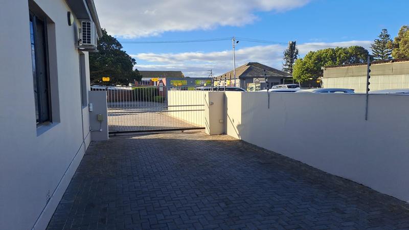 To Let commercial Property for Rent in Newton Park Eastern Cape